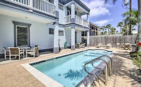 South Padre Island Condo - 200 Ft To Beach!