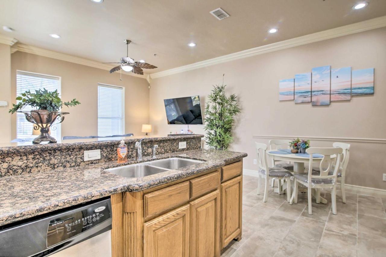 South Padre Island Condo - 200 Ft To Beach! Exterior photo