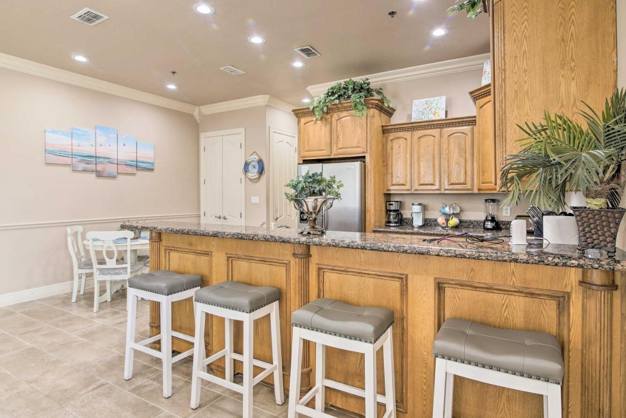 South Padre Island Condo - 200 Ft To Beach! Exterior photo